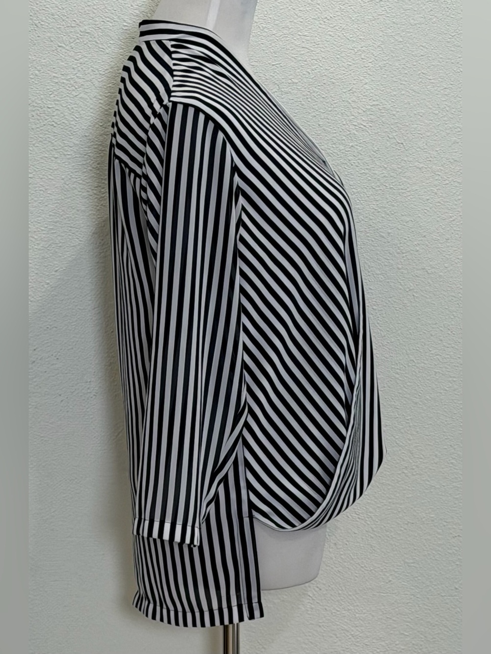 MICHAEL Michael Kors Draped Wrap Front Top XS Black White Stripe Blouse Tunic MK - Picture 3 of 7